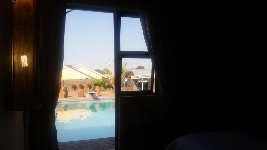 جوهانسبورغ African Phoenix Guest Lodge المظهر الخارجي الصورة
