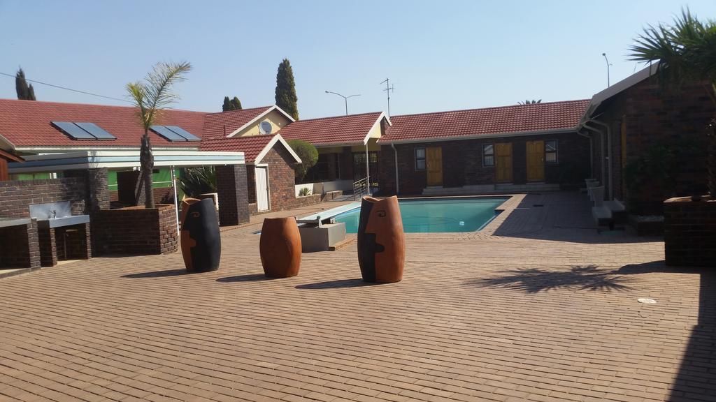 جوهانسبورغ African Phoenix Guest Lodge المظهر الخارجي الصورة