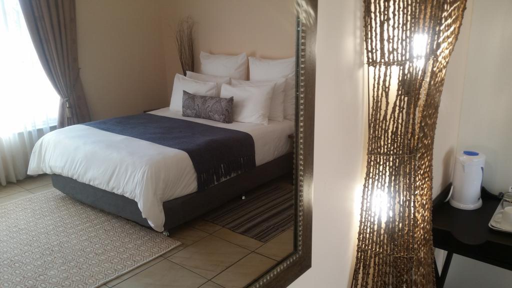 جوهانسبورغ African Phoenix Guest Lodge المظهر الخارجي الصورة