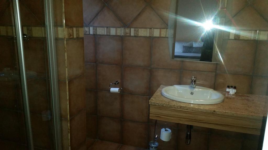جوهانسبورغ African Phoenix Guest Lodge المظهر الخارجي الصورة