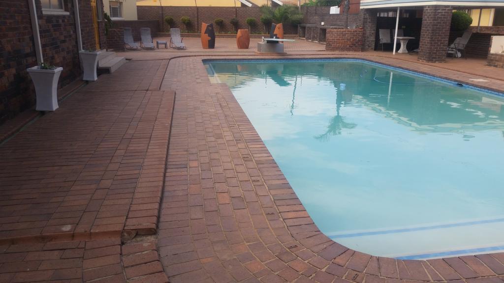 جوهانسبورغ African Phoenix Guest Lodge المظهر الخارجي الصورة
